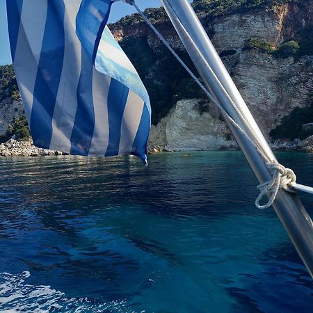 Hotel Πέτρινο Σπίτι à Lazaráta Extérieur photo