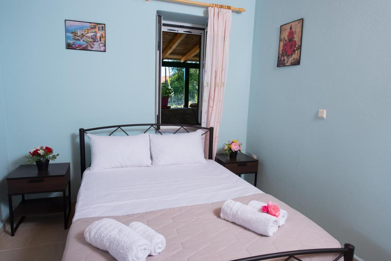 Hotel Πέτρινο Σπίτι à Lazaráta Extérieur photo